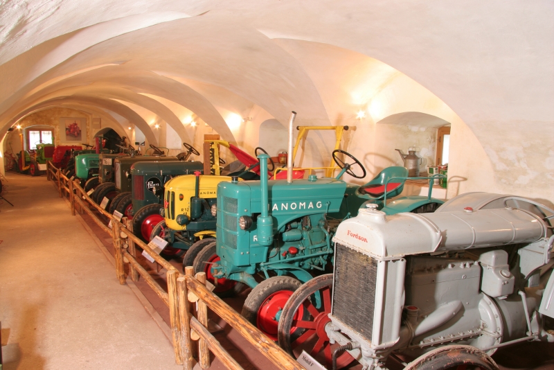 Landtechnikmuseum im Europaschloss Leiben auf sunny.at