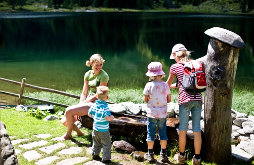 TVB Murau-Kreischberg - Brunnen mit Kindern (Fotograf:Lamm Tom)
