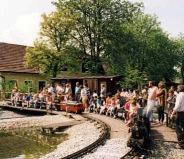 ©Wirtshaus zur Minidampfbahn