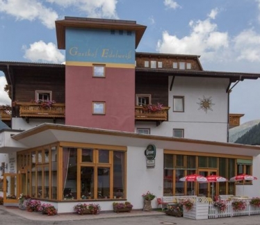 ©hotel-defereggental.at