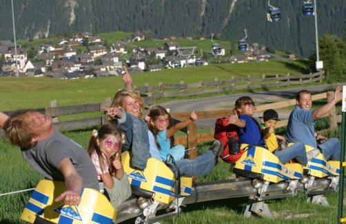 © Serfaus-Fiss-Ladis / Tirol, Foto: Maria Rauchenberger_Sommerrodelbahn Fisser Flitzer