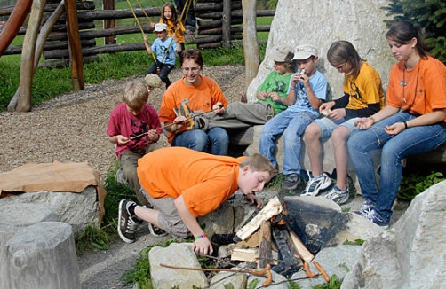 Kindercamps und Familienabenteuer in der Überlebensschule Tirol