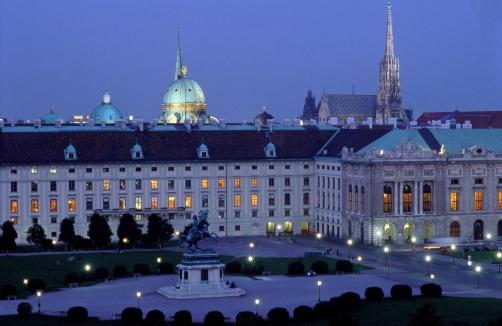 WienTourismus / Manfred Horvath - Hofburg: Blick vom Dach des Naturhistorischen Museums, Heldenplatz