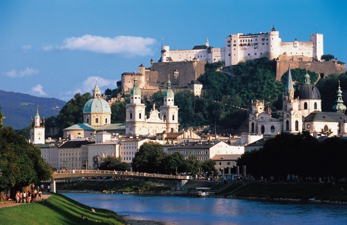 Tourismus Salzburg - Stadtansicht mit Salzach