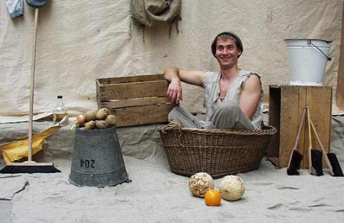 Benny Barfuss am Spittelberg Wien