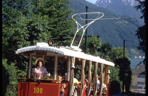 gmundner-strassenbahn.at