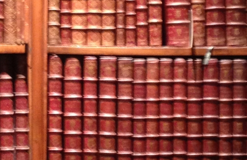 Ostereiersuche im Bücherspeicher