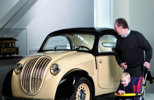 Traktoren-Oldtimer-Parade und Familienfest in Linz
