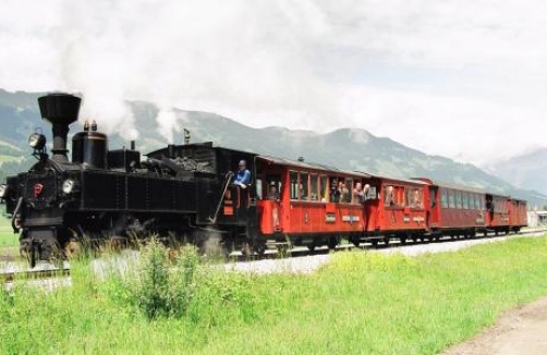 Dampfzug der Zillertalbahn