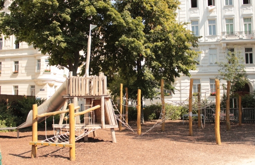 Spielplatz am Hamerlingplatz