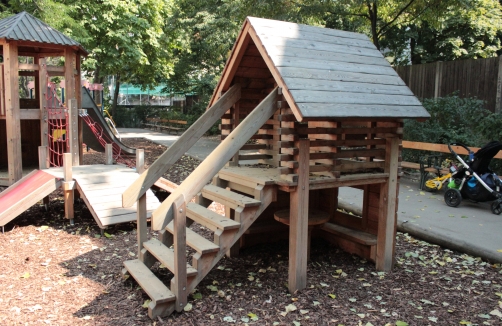 Spielplatz im Josef-Strauss-Park