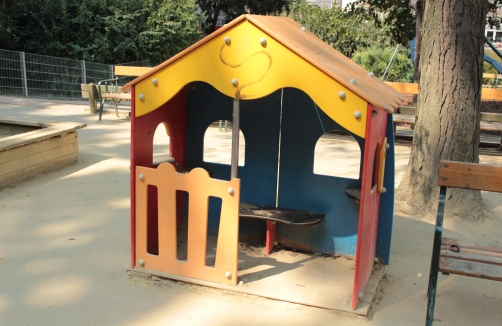 Spielplatz im Josef-Strauss-Park