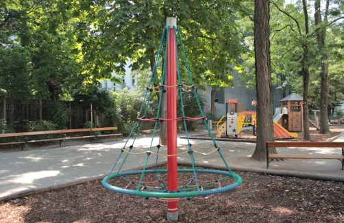 Spielplatz im Josef-Strauss-Park