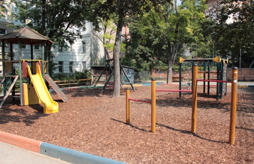 Spielplatz im Josef-Strauss-Park