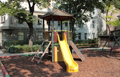 Spielplatz im Josef-Strauss-Park