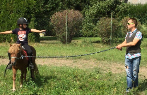 Ritterliche Kinderponyparty auf Burgruine Sonnenhof