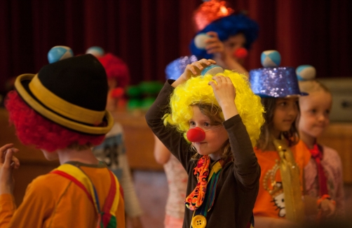 Kinder-Circus-Workshop! Kinder machen Circus!