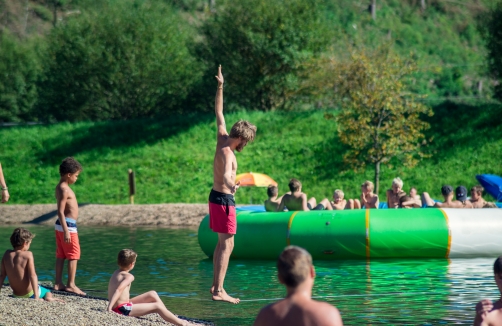 Erfrischende Abkühlung am Erlebnisbadesee Eben im Pongau