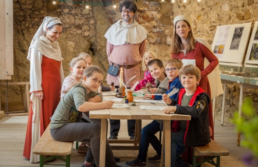 Burgruine Falkenstein mit Betty Bernstein