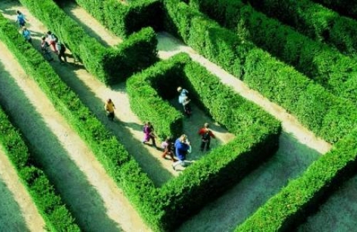 Irrgarten, Labyrinth & Labyrinthikon im Schlosspark Schönbrunn