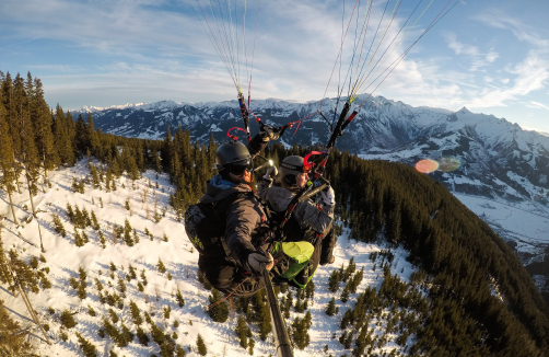 Paragliding in Zell am See beim Gletscher Opening
