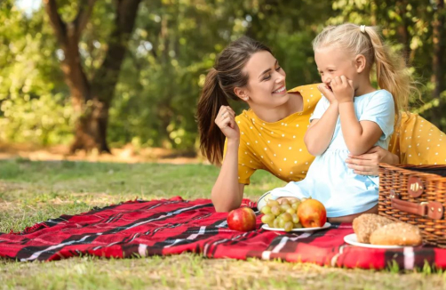 Familienführung mit Picknick im Park