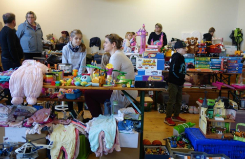 Kinder- & Teenie Flohmarkt 2025, Musikhalle Wilfersdorf