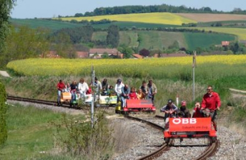 Draisinenfahrt im Naturpark Leiser Berge mit Betty Bernstein