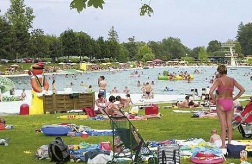 Sommer im Freibad Fürstenfeld