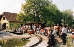 ©Wirtshaus zur Minidampfbahn