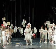 ©Das schlaue Füchslein - Kim, Tischler, Kinderchor (c) Arnold Pöschl