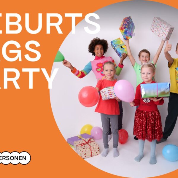 Fünf Kinder mit Geschenken und Luftballons stehen lächelnd vor einem weißen Hintergrund. Der Text lautet "Geburtstagsparty" und "Bis zu 15 Personen" auf einem orangefarbenen Hintergrund.