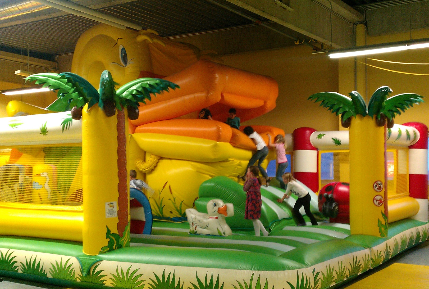 Farbie Kinderspielwelt - Sunny.at – die besten Familienfreizeittipps