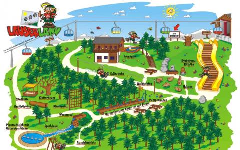 Bunt illustrierte Karte eines Outdoor-Abenteuerparks mit Bäumen, Spielplätzen, Rutschen, Kletterbereichen, Wanderwegen, Picknickplätzen und Seilbahnen in einer bergigen Umgebung.
