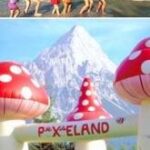 Kinder spielen im Freien; das obere Bild zeigt Kinder in einer Reihe am Wasser, während das untere Bild Kinder auf einem Spielplatz mit aufblasbaren Pilzen und einem Berg im Hintergrund zeigt.