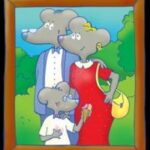 Illustration einer Mäusefamilie; zwei Erwachsene und ein Kind posieren gemeinsam im Freien, wobei das Kind eine Eistüte hält.