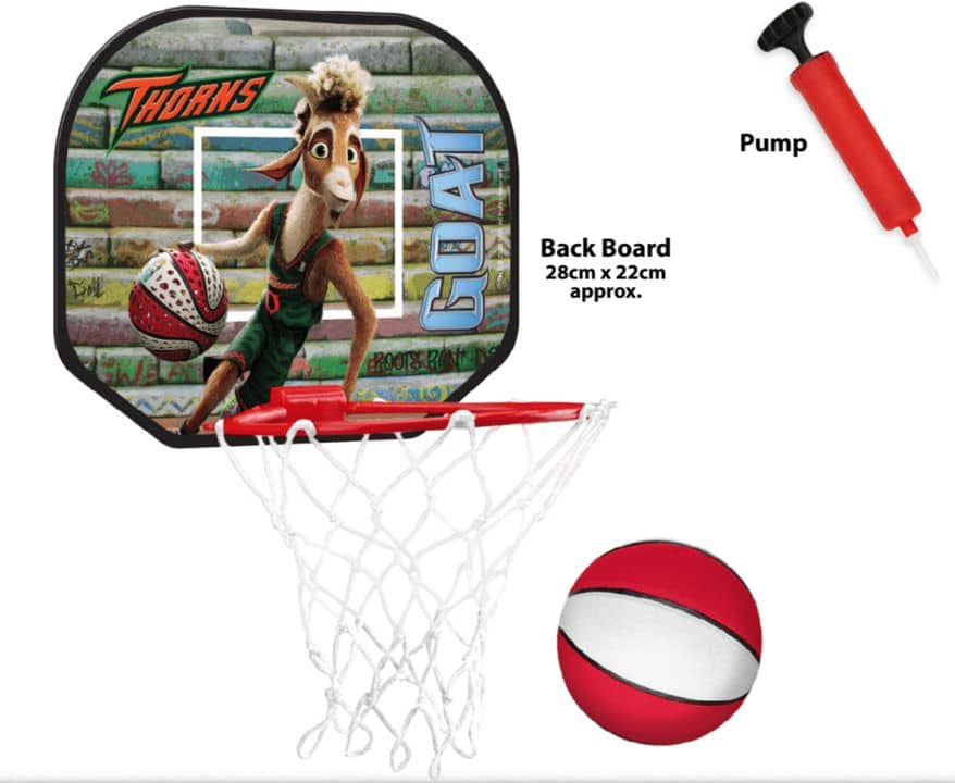 Mini-Basketballkorb-Set mit "Goat"-Zeichentrickfigur, rotem und weißem Basketball, weißem Netz und roter Handpumpe. Größe der Rückwand: 28cm x 22cm.