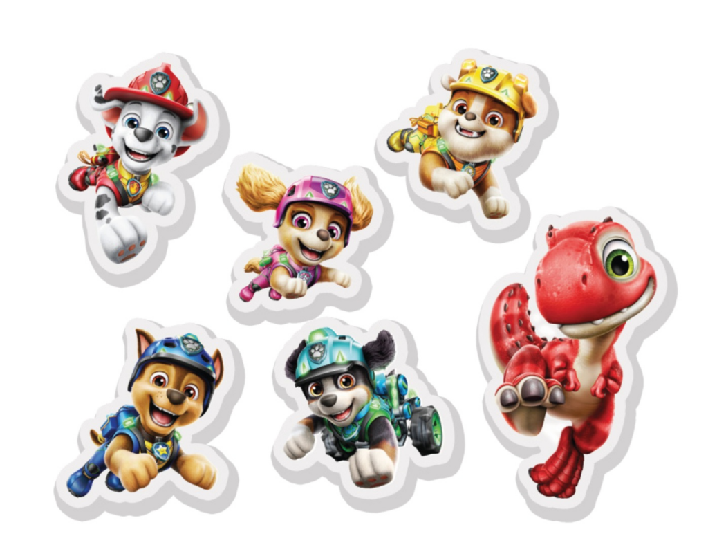 Auf einem weißen Hintergrund sind sechs bunte Zeichentrickfiguren aus „PAW Patrol“ zu sehen, darunter fünf Welpen in Uniformen und ein roter Dinosaurier.