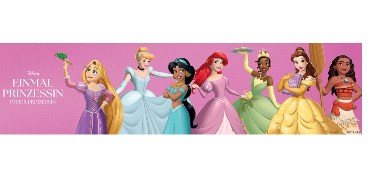 Sieben Disney-Prinzessinnen stehen Seite an Seite vor einem rosa Hintergrund, jede in ihrem typischen Outfit. Der Text lautet: „Einmal Prinzessin, immer Prinzessin.“.