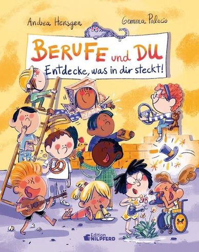 Kinder, die als verschiedene Berufe verkleidet sind – zum Beispiel als Koch, Astronaut, Künstler und Musiker –, gehen auf einem bunten Buchcover fröhlich ihren Tätigkeiten nach.