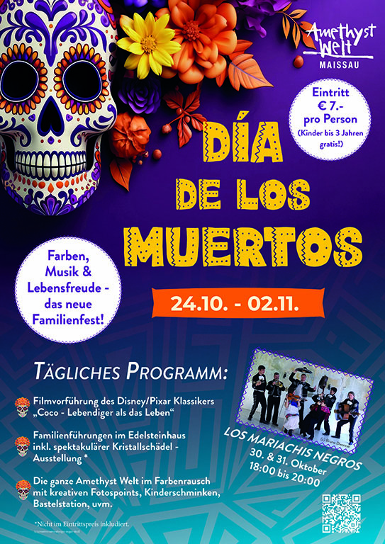 Plakat für ein „Día de los Muertos“-Familienfest mit bunten Zuckerschädeln, Veranstaltungsterminen, Ticketpreisen und Informationen zu den Darbietungen und Aktivitäten auf Deutsch.
